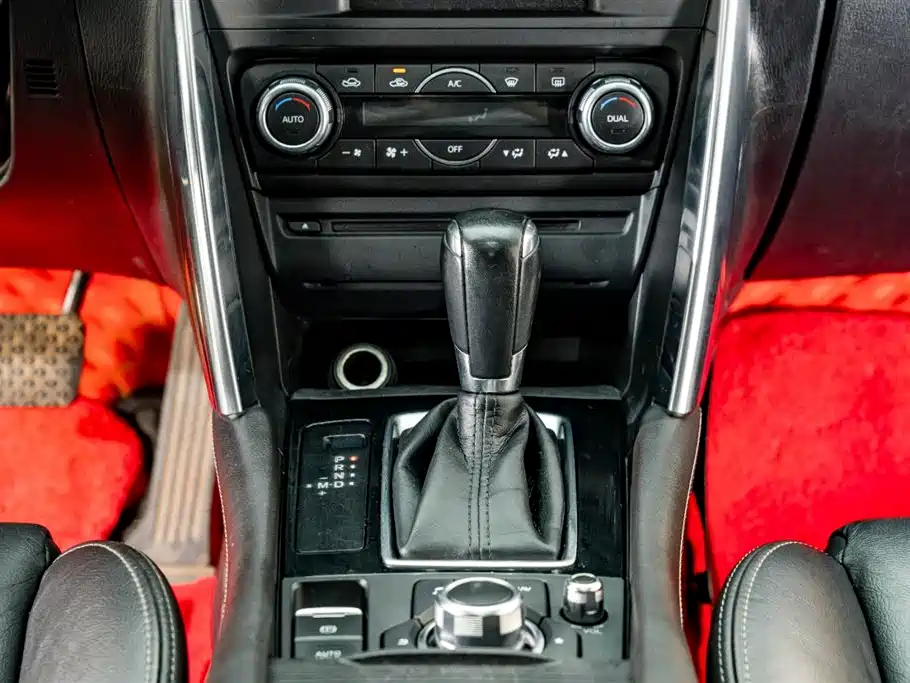 Mazda CX-4 2018 — фото 14