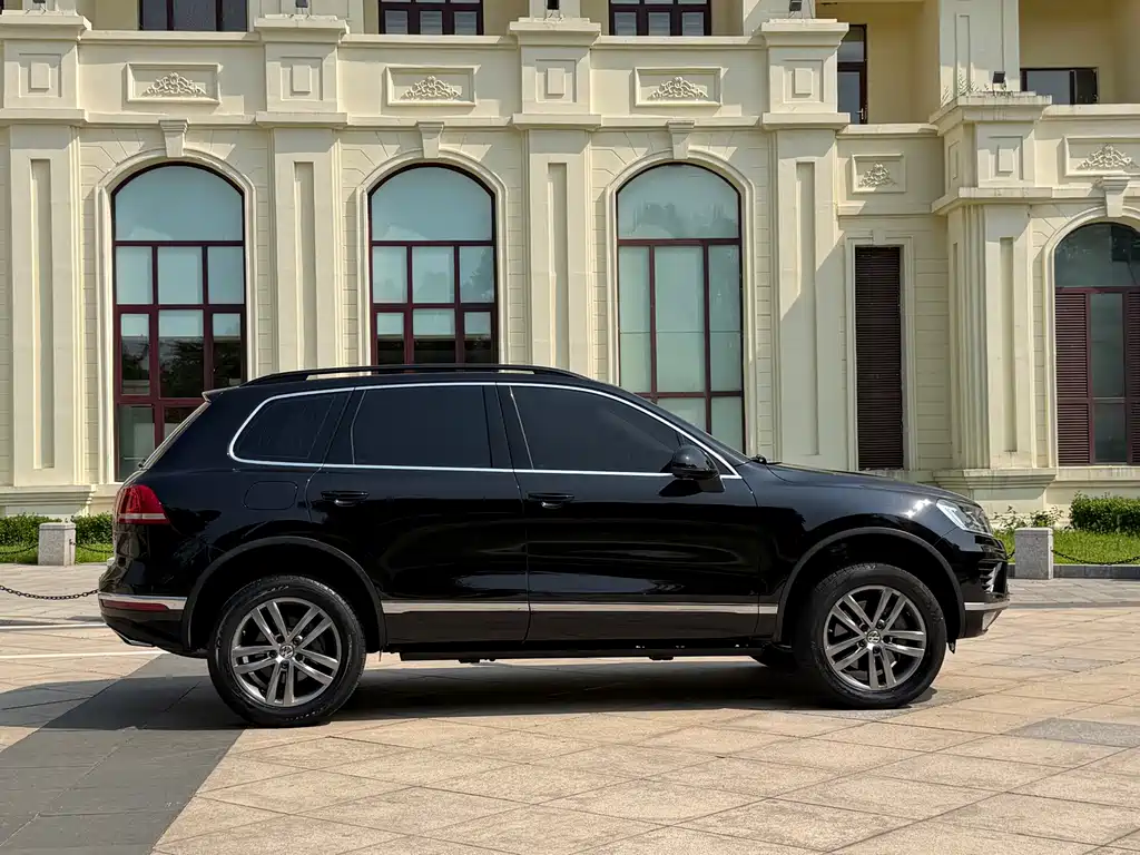Volkswagen Touareg 2018 — фото 24