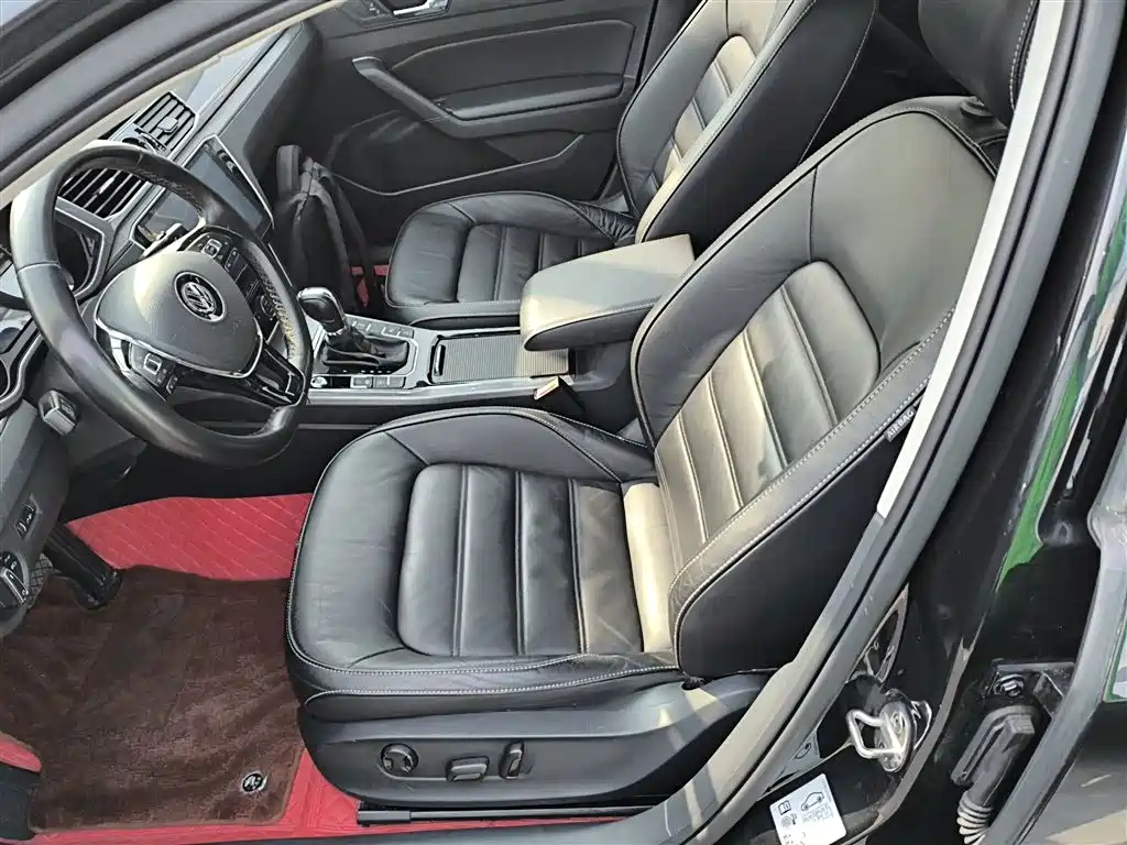 Volkswagen Passat 2018 — фото 15