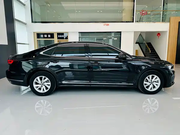 Volkswagen Passat 2022