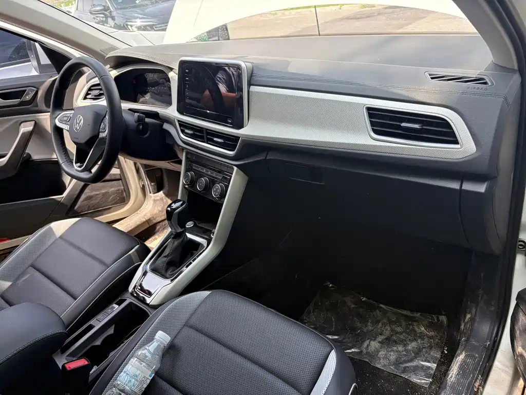 Volkswagen T-Roc 2023