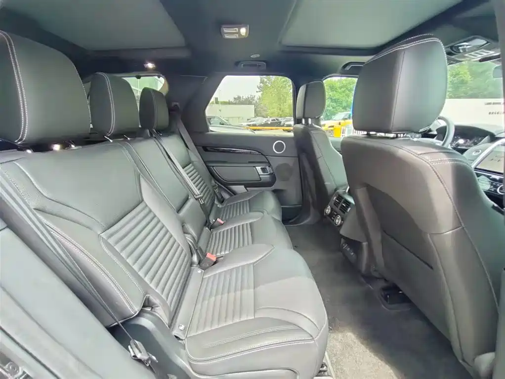 Land Rover Discovery 2025 — фото 18