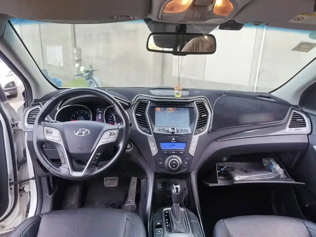 Hyundai Santa Fe 2016 — фото 10