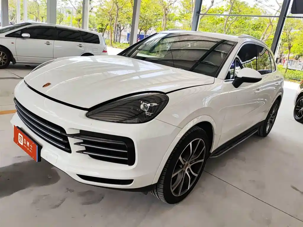 Porsche Cayenne 2019 — фото 1