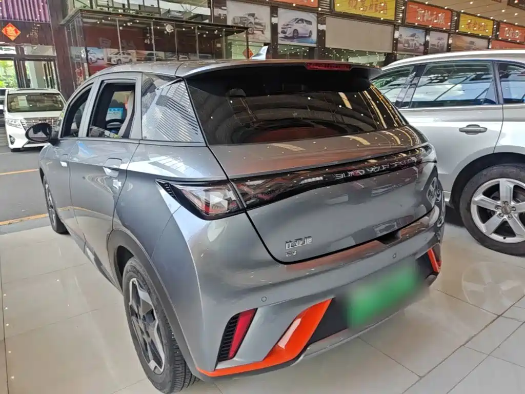 BYD Dolphin 2023