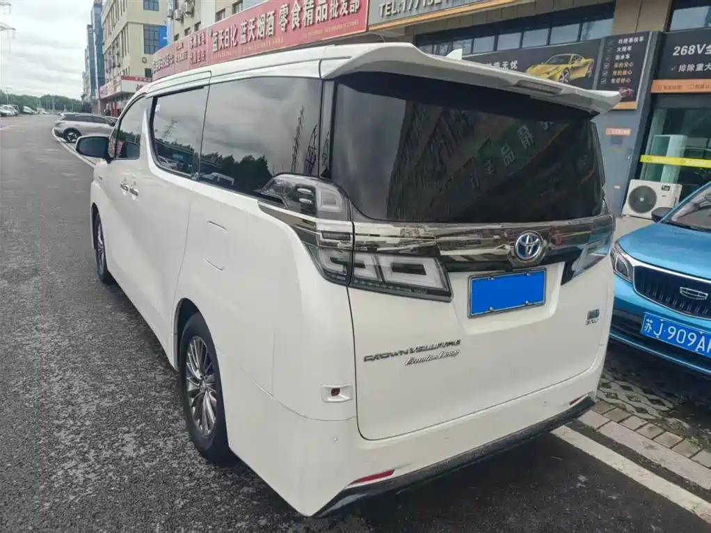 Toyota Vellfire 2021 — фото 3