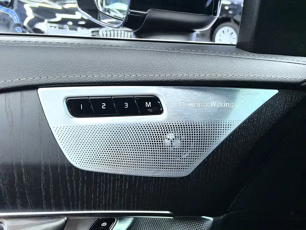 Volvo XC90 PHEV 2021 — фото 10