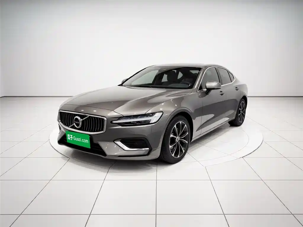 Volvo S60 2021 — фото 1