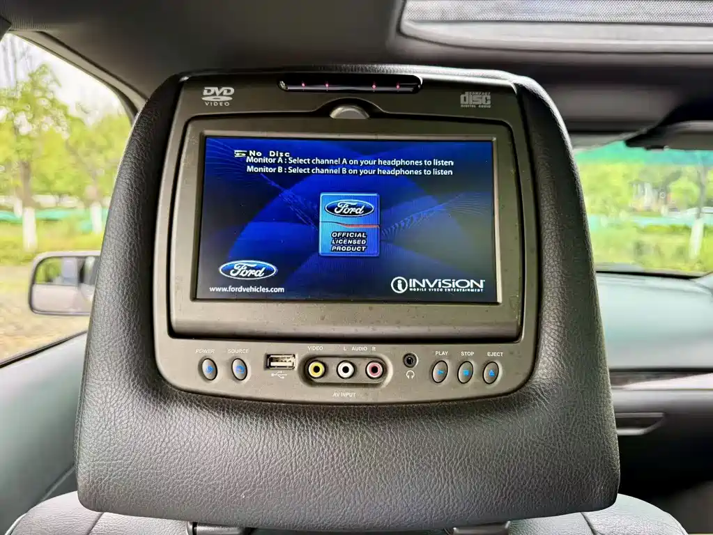 Ford Explorer 2015 — фото 17