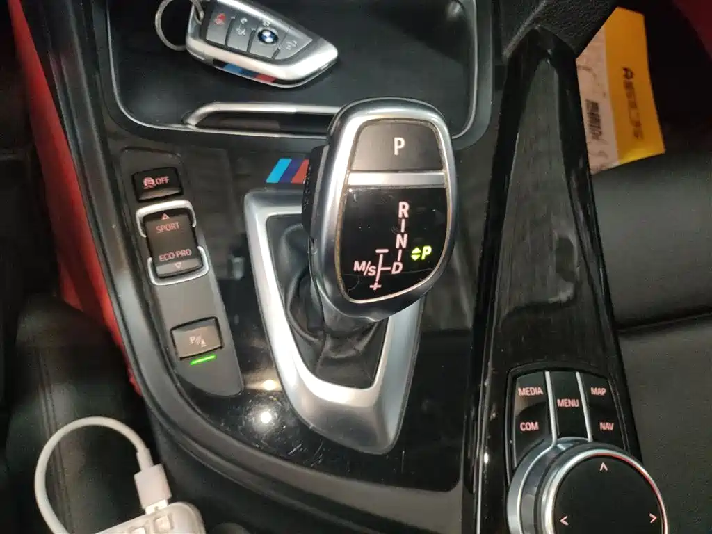 BMW 3 Series 2018 — фото 10