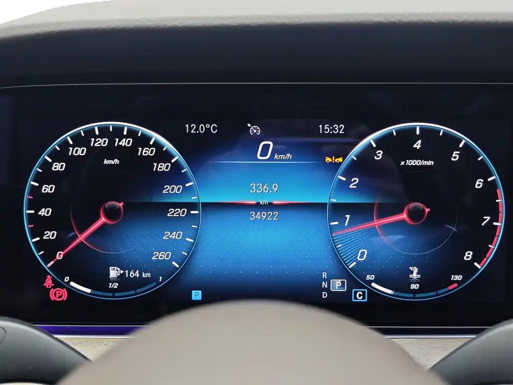 Mercedes-Benz E-Class 2023 — фото 15