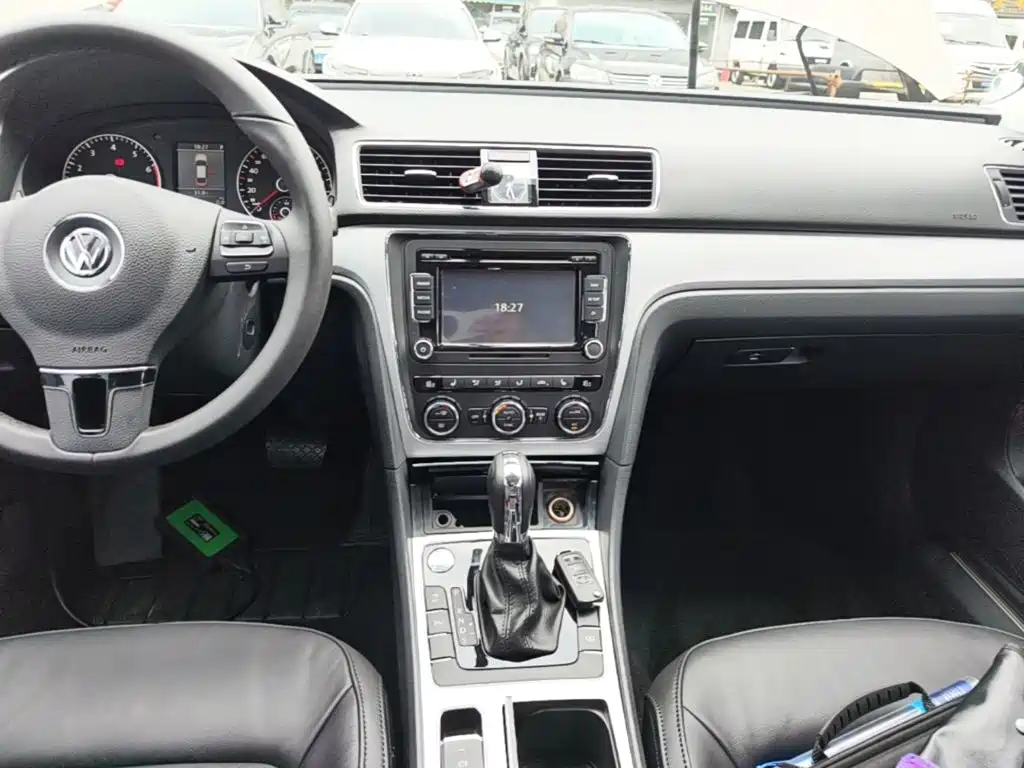 Volkswagen Passat 2015 — фото 13