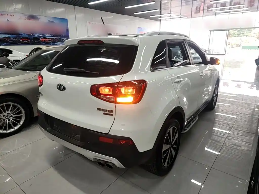 Kia KX3 2015 — фото 7
