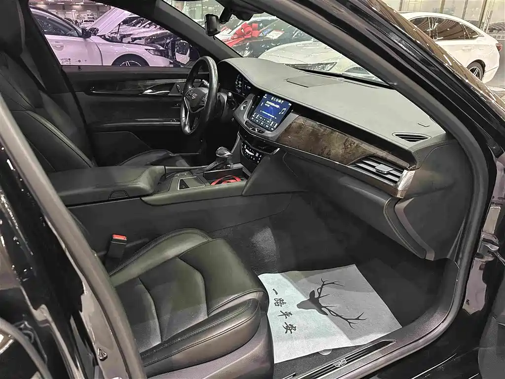 Cadillac CT6 2018 — фото 11