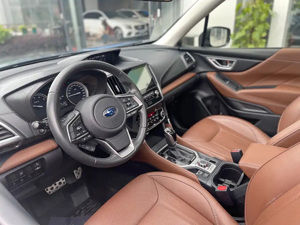 Subaru Forester 2020 — фото 9