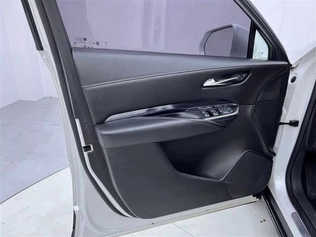 Cadillac XT4 2019 — фото 17