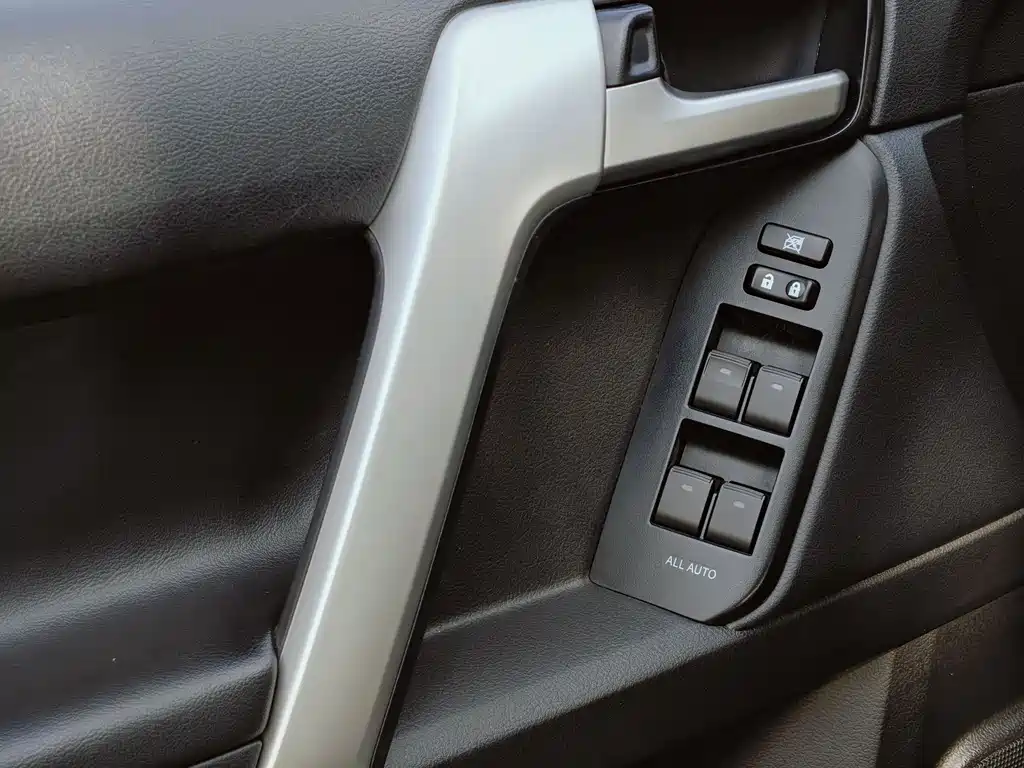 Toyota Prado 2018 — фото 19