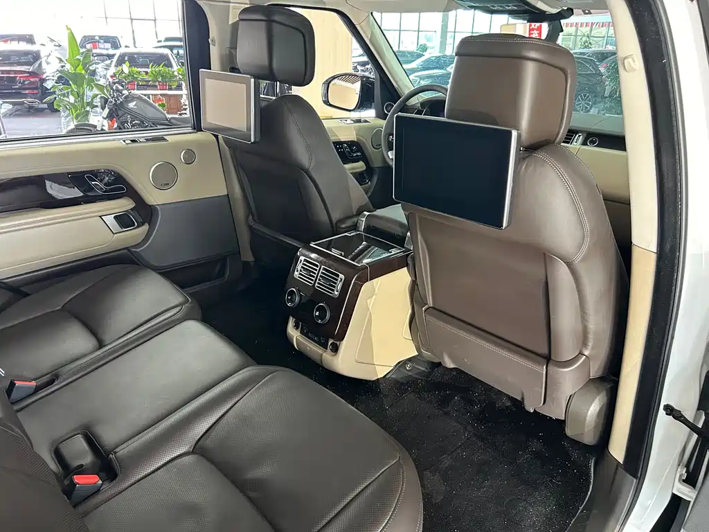 Land Rover Range Rover 2021 — фото 11