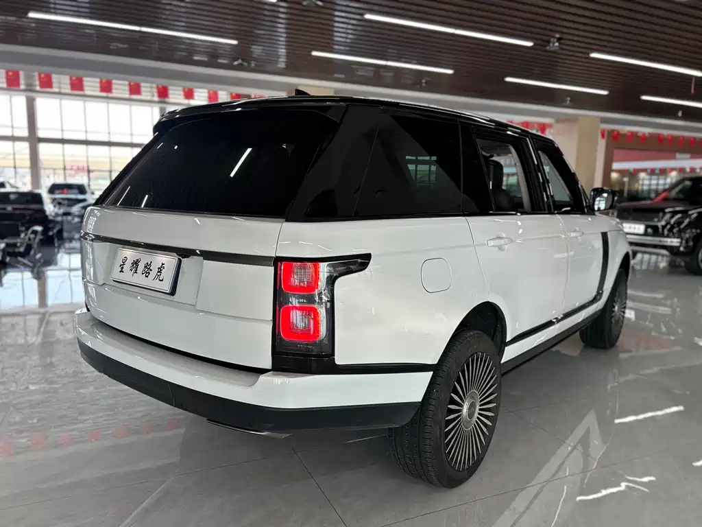 Land Rover Range Rover 2021 — фото 28