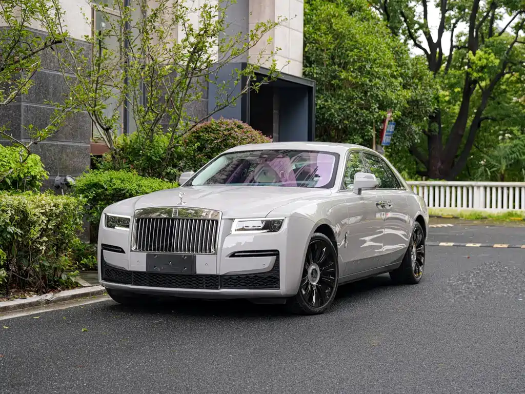Rolls-Royce Ghost 2022 — фото 1
