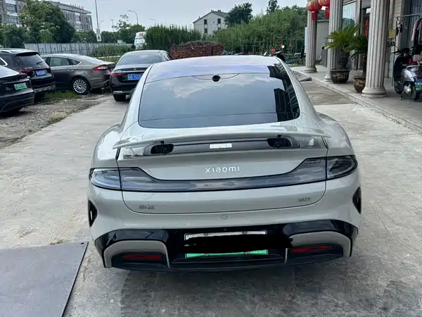 Xiaomi SU7 2025