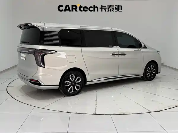 Hongqi HQ9 2023