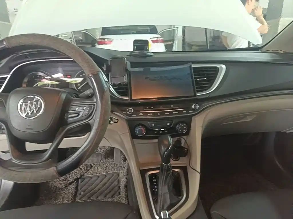 Buick Excelle 2016 — фото 13