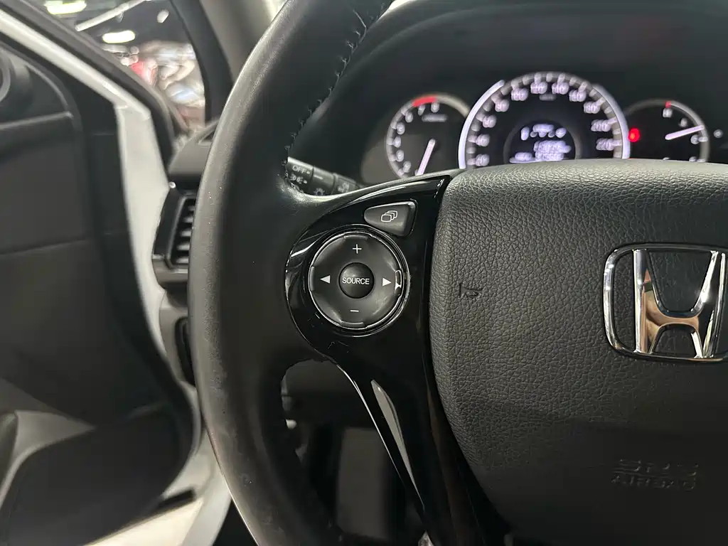 Honda Accord 2018 — фото 14