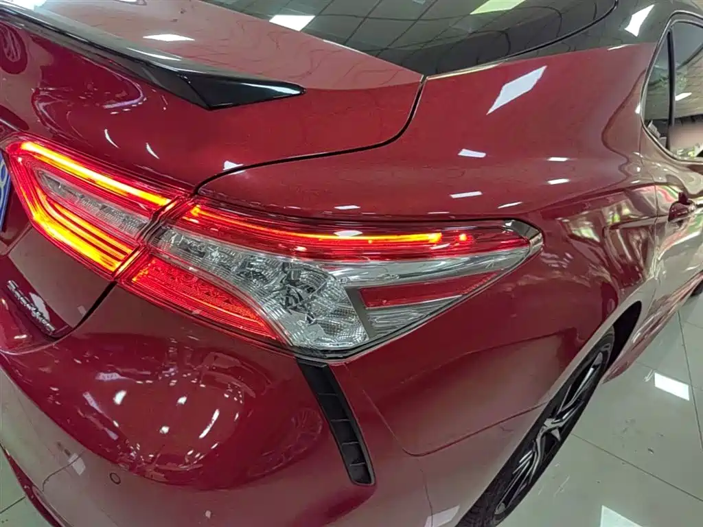 Toyota Camry 2022 — фото 8