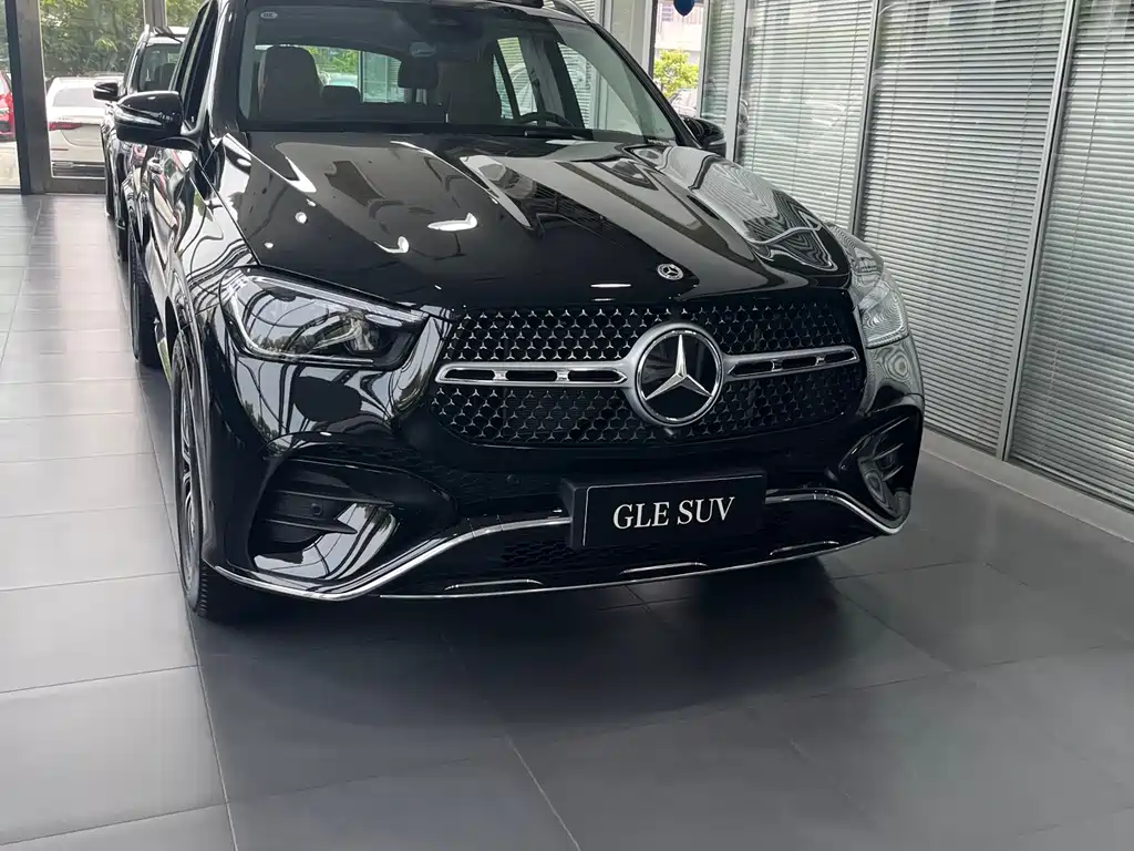 Mercedes-Benz GLE — фото 1