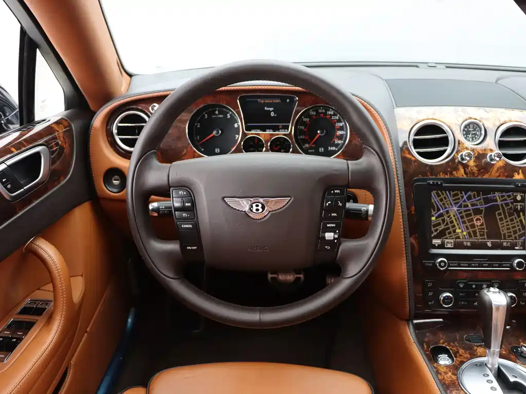 Bentley Flying Spur 2014 — фото 10