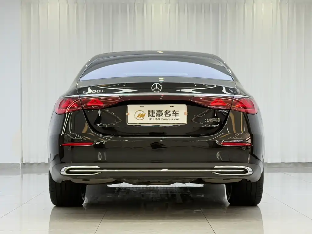 Mercedes-Benz E-Class 2025 — фото 12