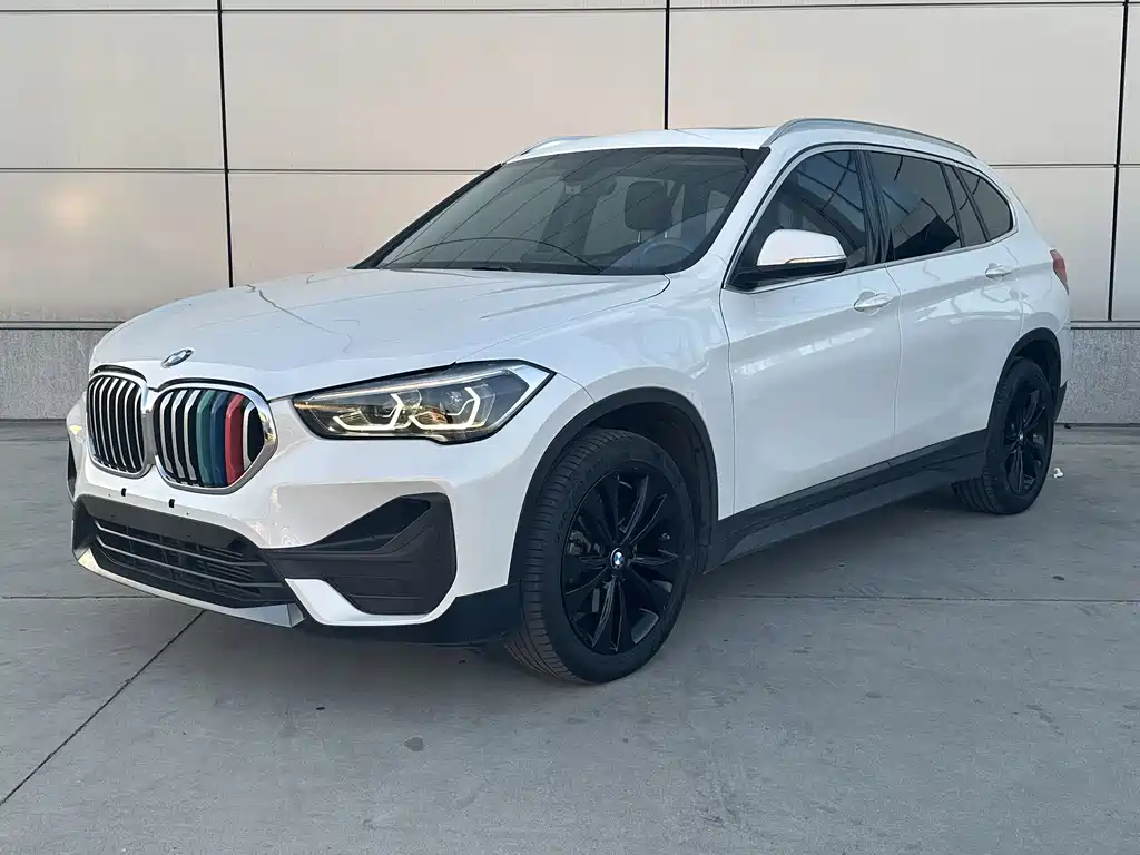 BMW X1 2021 — фото 1