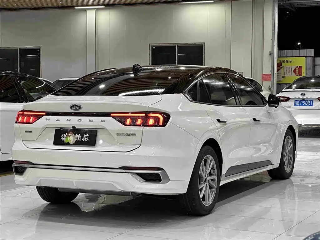 Ford Mondeo 2022 — фото 12