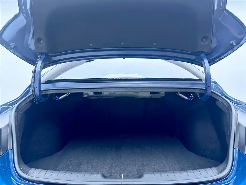 Hyundai Elantra 2023 — фото 21