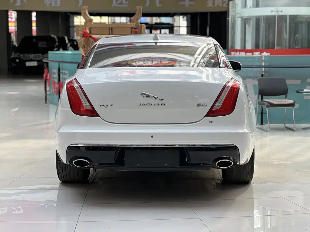 Jaguar XJ 2016
