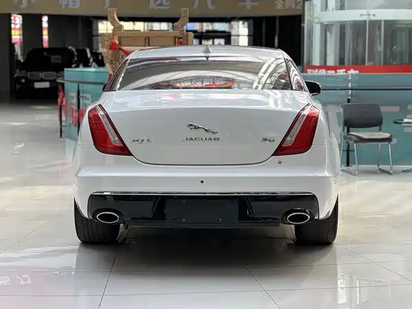 Jaguar XJ 2016
