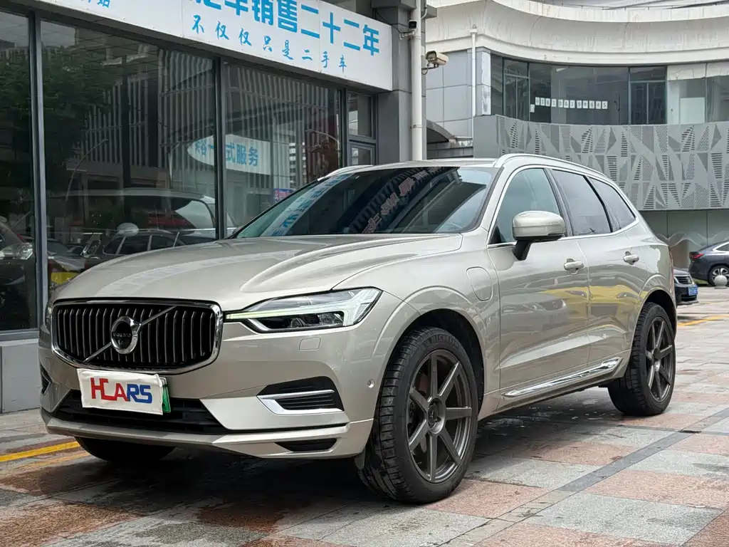 Volvo XC60 PHEV 2020 — фото 1