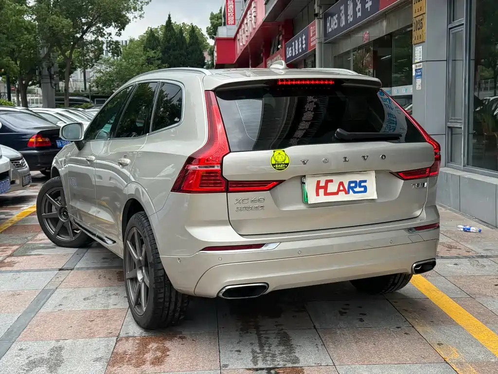 Volvo XC60 PHEV 2020 — фото 13