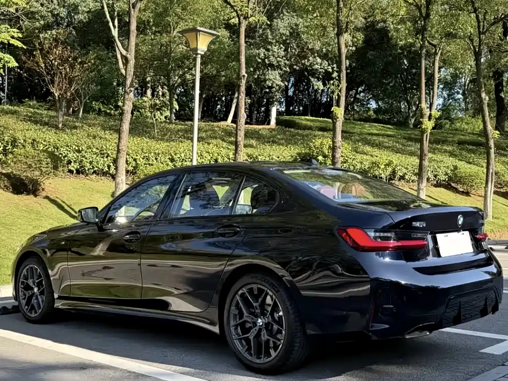 BMW 3 Series 2025 — фото 14