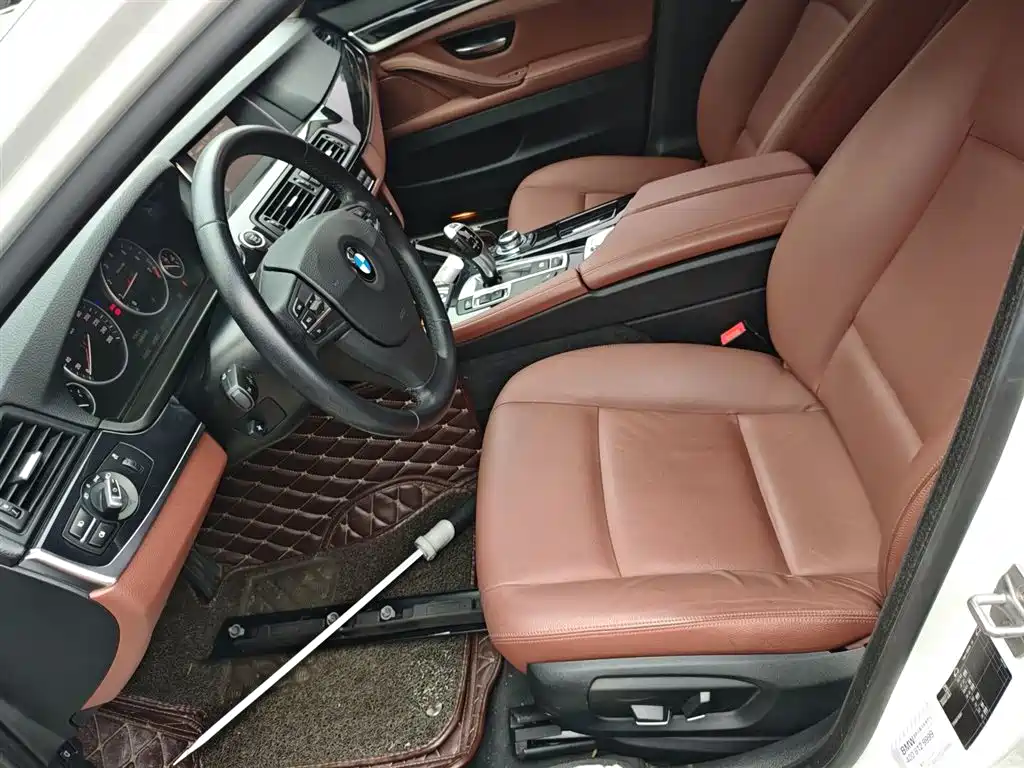 BMW 5 Series 2016 — фото 11