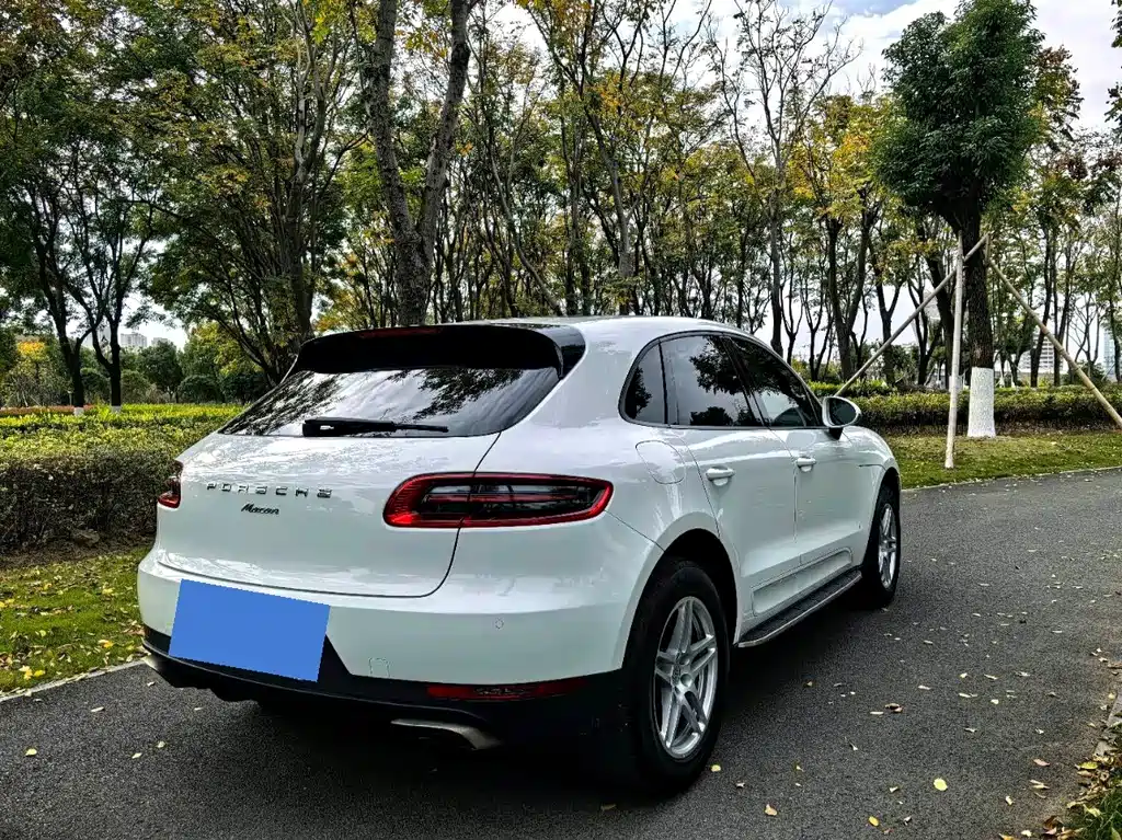 Porsche Macan 2016 — фото 18