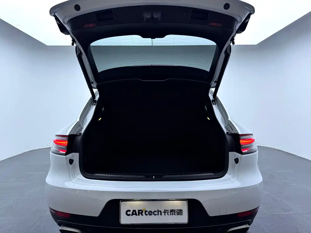 Porsche Macan 2020 — фото 27