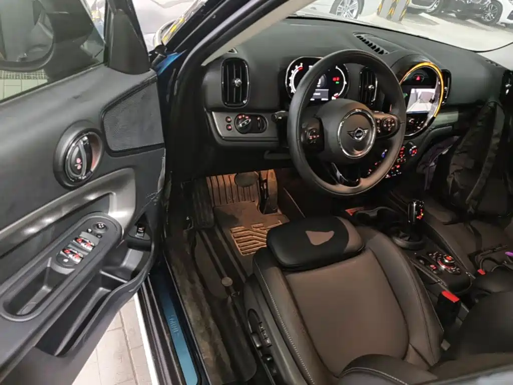 MINI Countryman 2021 — фото 16