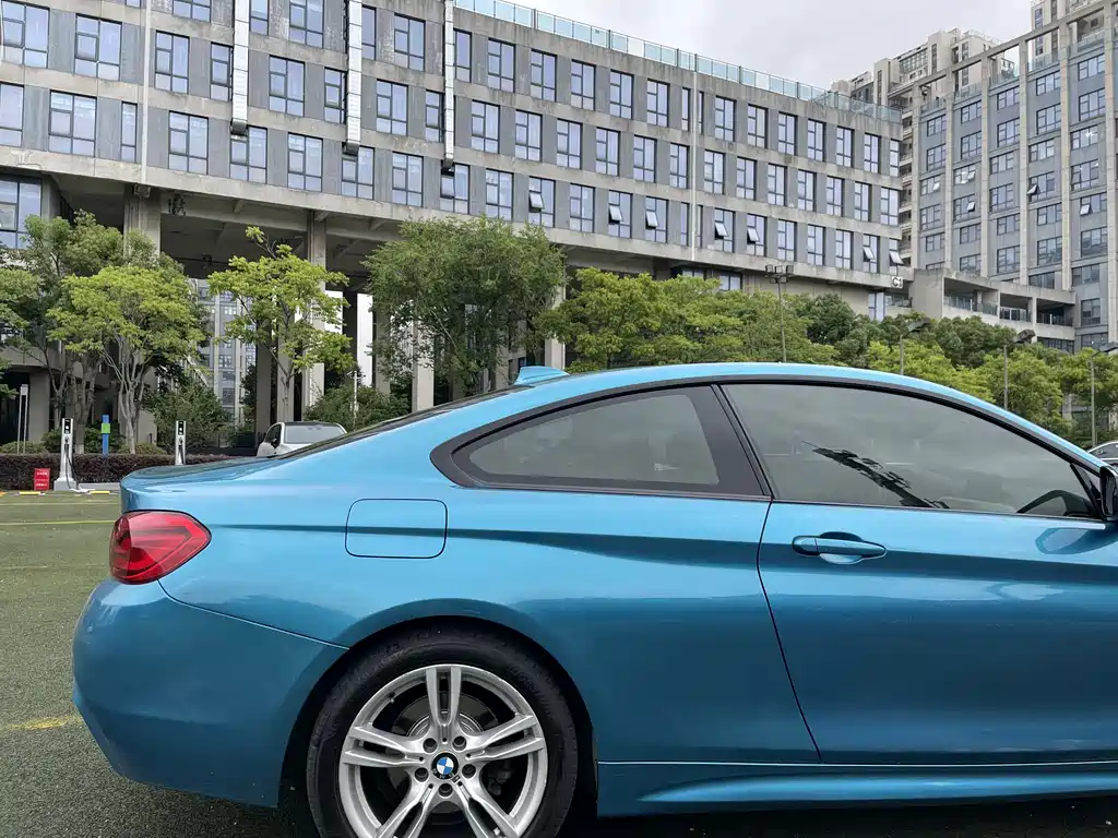 BMW 4 Series 2018 — фото 19