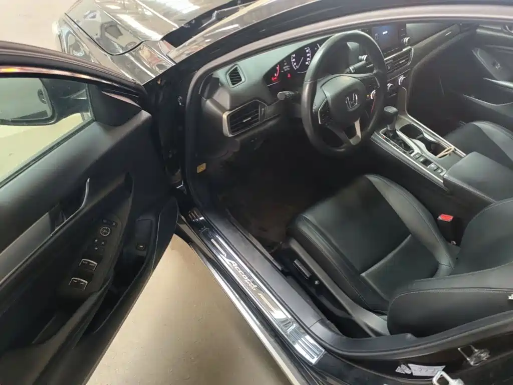 Honda Accord 2019 — фото 12