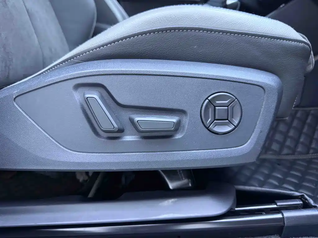 Audi Q3 2022 — фото 15