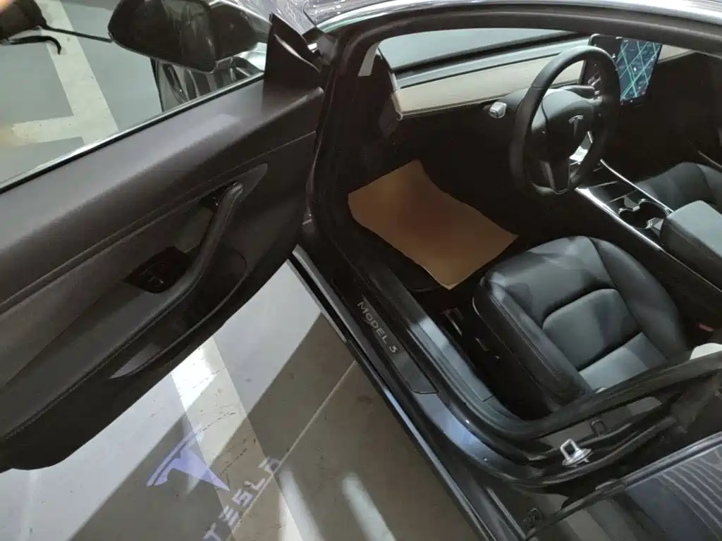 Tesla Model 3 2019 — фото 16