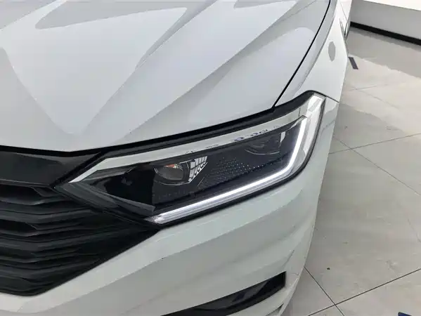 Volkswagen Sagitar 2020