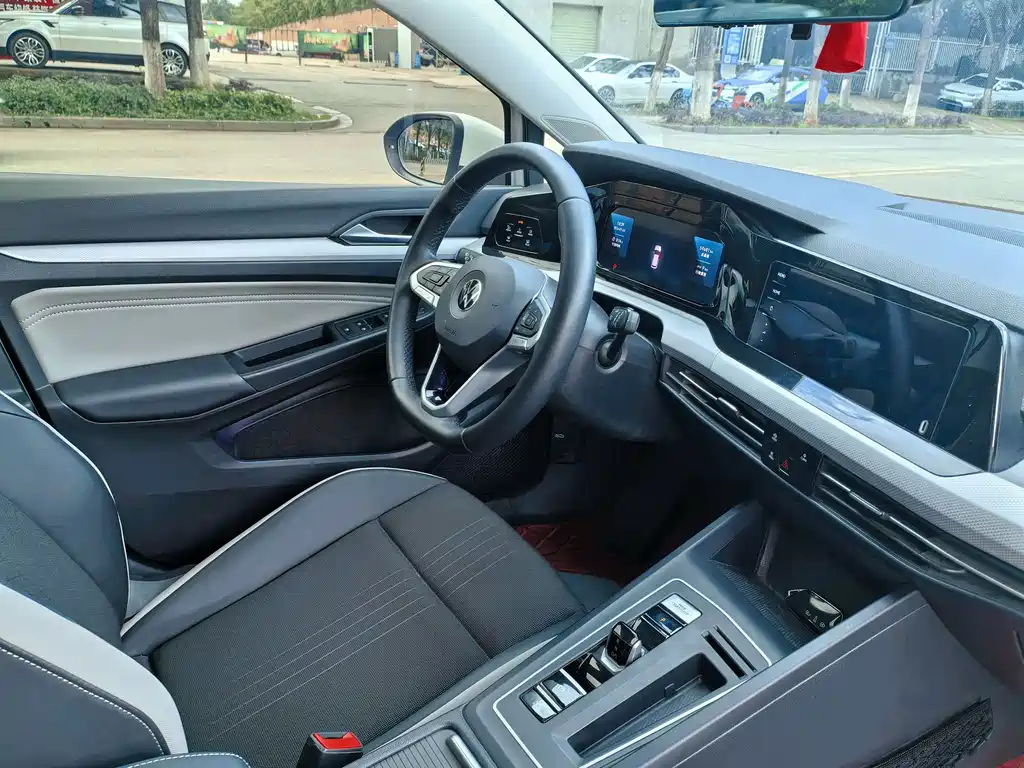 Volkswagen Golf 2022